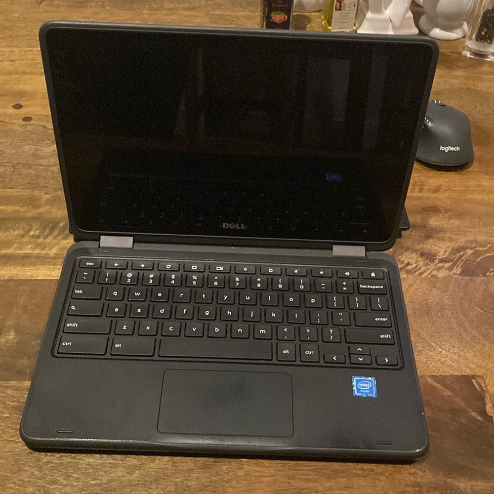 DellLatitude 3189 convertible 2-in-1 Laptop 11.6 touchscreen